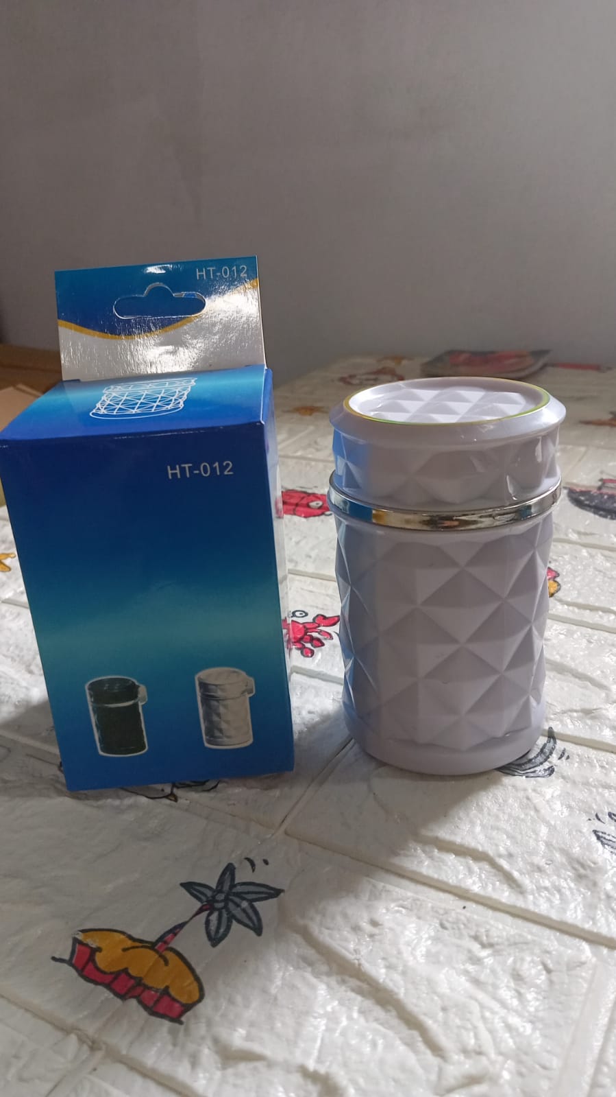 7932 Car Cupholder Travel Ashtray with Lid and LED Light, Portable with Blue LED Light Ideal Decorative Cigar Ash Bucket, Cigarette Ashtray, Car Waste Bin 7932 Car Cupholder Travel Ashtray with Lid and LED Light, Portable with Blue LED Light Ideal Decorative Cigar Ash Bucket, Cigarette Ashtray, Car Waste Bin